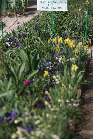 France, Haute Normandie, eure, vallee de la seine, giverny, maison de claude monet, jardin, fleurs, impressionnistes, peinture, panneau, etang des nympheas,