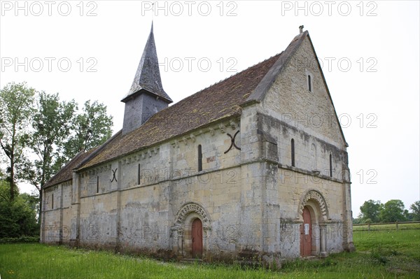 France, Basse Normandie, calvados, pays d'auge, sainte marie aux anglais, eglise, art roman, architecture religieuse, campagne, patrimoine rural,