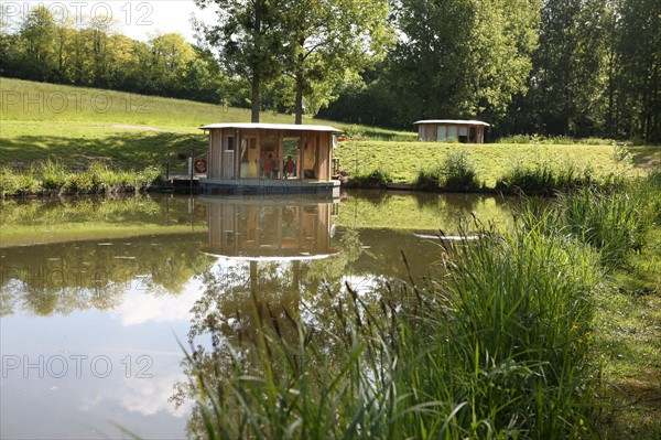 France, Basse Normandie, calvados, pays d'auge, gonneville sur mer, aquagite, hebergement insolite, etangs du drochon,