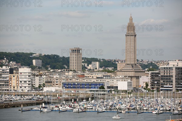 France, Haute Normandie / angleterre, seine maritime, le havre / portsmouth, traversee trans manche, a bord du ferry boat, norman voyager, navigation, en rade du havre, clocher de l'eglise saint joseph, front de mer,