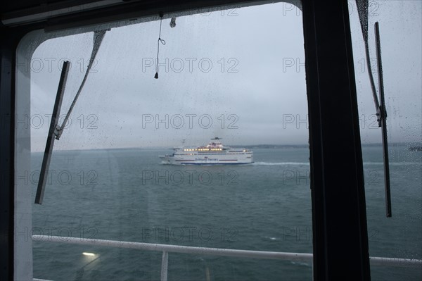 France, Haute Normandie / angleterre, seine maritime, le havre / portsmouth, traversee trans manche, a bord du ferry boat, norman voyager, navigation, mer, mauvais temps, a l'approche de portsmouth, navire de la brittany ferries en vue,