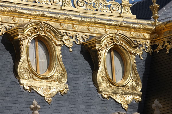 Château de Versailles, lucarnes de la cour de marbre