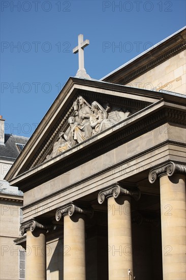 France, ile de france, paris 3e arrondissement, 68 rue de turenne, eglise saint denys du saint sacrement, religion catholique, architecte hippolite godde, colonnes, chapiteaux, fronton,