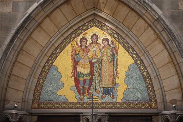 France, ile de france, paris 5e, quartier latin, 9 bis rue saint jean de beauvais, eglise des saints archanges, religion orthodoxe, detail portail, mosaique,