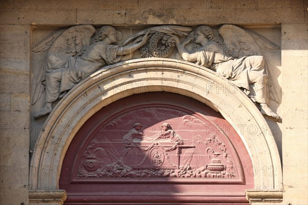 France, ile de france, paris 7e, eglise saint thomas d'aquin, place saint thomas d'aquin, facade, dessus de porte, religion catholique,