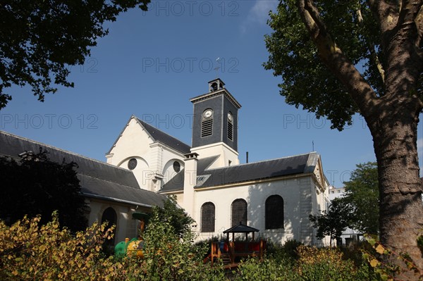 France, ile de france, paris 11e arrondissement, 36 rue saint bernard, eglise sainte marguerite, religion catholique, depuis le jardin public,