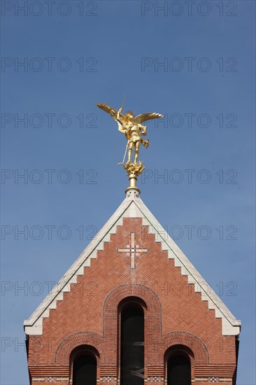 France, ile de france, paris 17e arrondissement, rue saint jean, eglise saint michel des batignolles, archange saint michel, religion catholique, architecte bernard haubold,