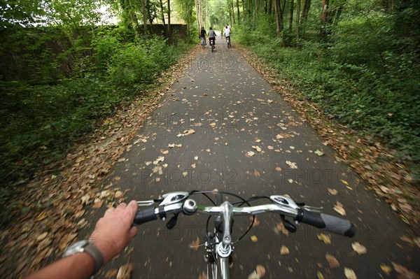 France, Haute Normandie, eure, pays de risle estuaire, pont authou, pole touristique solidaire, location de velos, voie verte harcourt evreux, tandem, panier pique nique,