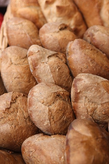 France, Haute Normandie, eure, pays du roumois, la haye de routot, four a pain communal, boulangerie, cuisson du pain,