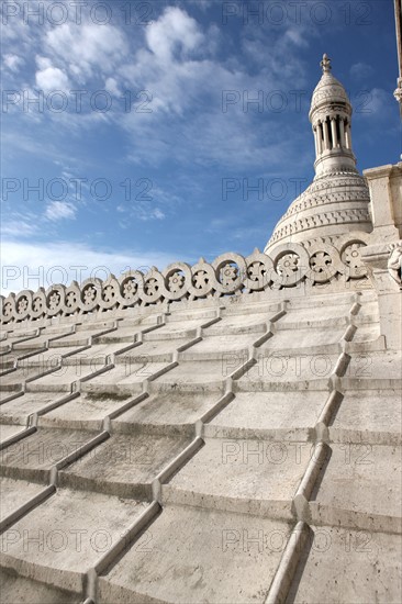 France, ile de france, paris 18e arrondissement, butte montmartre, basilique du sacre coeur, au pied du dome,