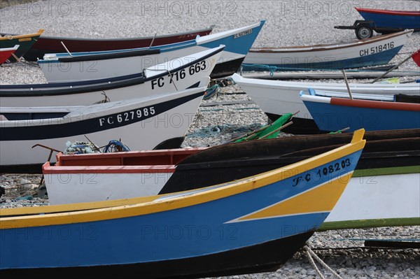 France, Haute Normandie, seine maritime, pays des hautes falaises, etretat, yport plage, galets, falaise d'amont, barques, caiques, bateaux, canots, impressionnisme,