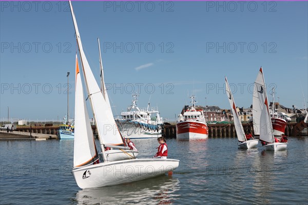 France, Haute Normandie, seine maritime, pays de la bresle maritime, le treport, ecole de voile de david le carrou, voiliers, jeunes, navigation, nautisme,