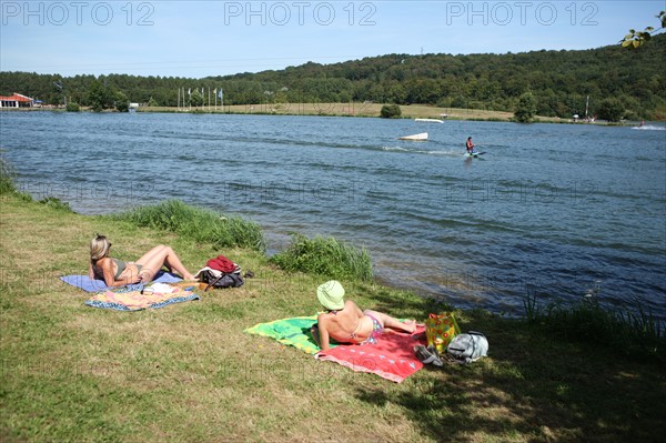 France, Haute Normandie, seine maritime, plateau de caux maritime, lac de caniel, base nautique et de loisirs, plage, nautisme, sports, teleski nautique,