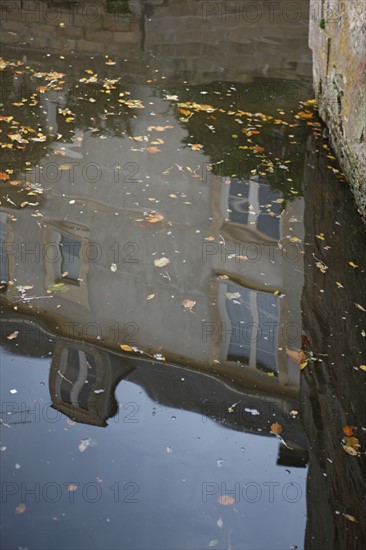 France, Basse Normandie, calvados, bessin, bayeux, riviere l'aure, rue, lavoir, cours d'eau, centre ville,