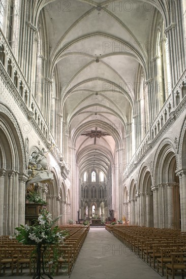 France, Basse Normandie, calvados, bessin, bayeux, cathedrale, decor, chaire, preche, anges, nef, chaise, vaisseau,