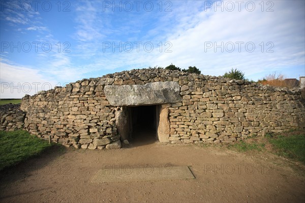 France, Bretagne, morbihan, golfe du morbihan, locmariaquer, site megalithique, monument historique, prehistoire, la table des marchands, monument funeraire,