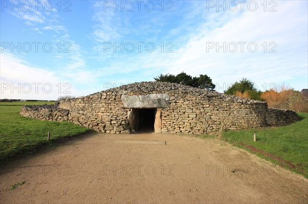 France, Bretagne, morbihan, golfe du morbihan, locmariaquer, site megalithique, monument historique, prehistoire, la table des marchands, monument funeraire,