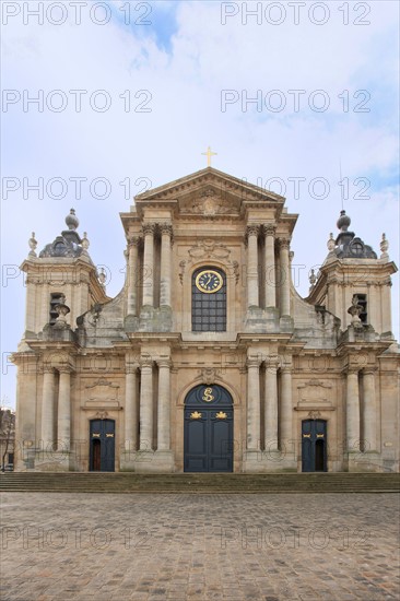 France, Ile de France, Yvelines, Versailles, cathedrale saint louis, religion catholique, facade, parvis,