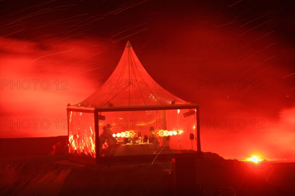 France, Basse Normandie, Calvados, Deauville, opera de feu, 19 juin 2010, creation de Groupe F et pascal dusapin, compositeur sur la plage de Deauville, feu d'artifice,