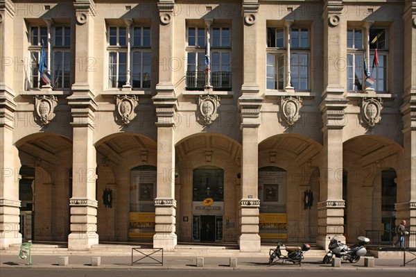 France, Ile de France, paris 2e arrondissement, rue du louvre, facade de la poste du louvre,