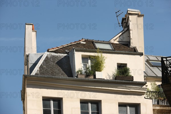 France, Ile de France, paris 2e arrondissement, 112 rue saint denis, haut inattendu, amenagement de toiture, lucarne,