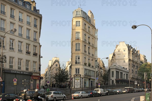 France, Ile de France, paris, 2e arrondissement, boulevard de bonne nouvelle, rue de clery, rue de la lune, batiment d'angle,