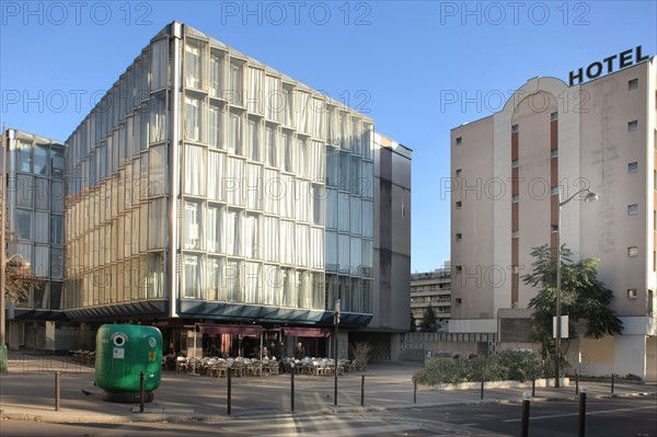 France, Ile de France, paris, 13e arrondissement, angle rue du chateau des rentiers et rue regnault, immeuble, place, espace vide,