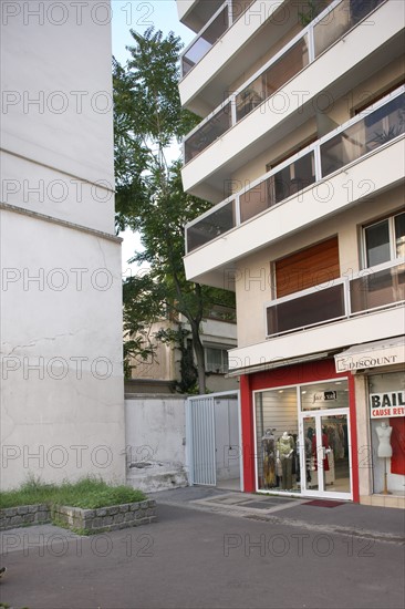 France, Ile de France, paris 15e arrondissement, 279 rue de vaugirard, le recul laisse apparaitre l'ilot,