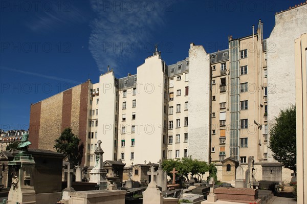 France, Ile de France, paris 16e arrondissement, rue michel ange, facades brutes, vue depuis la rue claude lorrain, cimetiere d'auteuil,