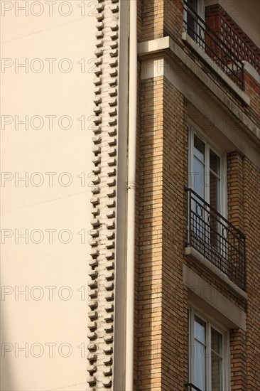 France, Ile de France, paris 18e arrondissement, 227 rue marcadet, immeuble avec pierre d'attente, fermeture eclair,