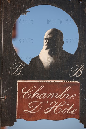 France, Haute Normandie, eure, iverny, maison d'hotes, le coin des artistes, enseigne a l'effigie de claude monet,