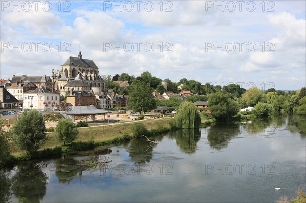 France, Haute Normandie, eure, pont de l'arche, pays de seine et eure, l'eure, eglise et fortifications,