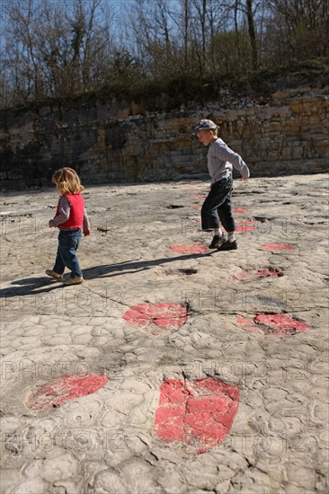 France, franche comte, jura, loulle, traces de dinosaures, site protege, prehistoire, jurassique, archeologie, patrimoine naturel,