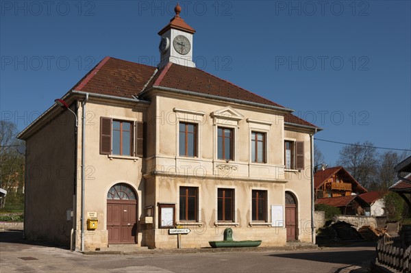 France, franche comte, jura, lent, ferme de sejour, pays des lacs, agriculture, route du comte, paysage, nature, hiver, mairie,