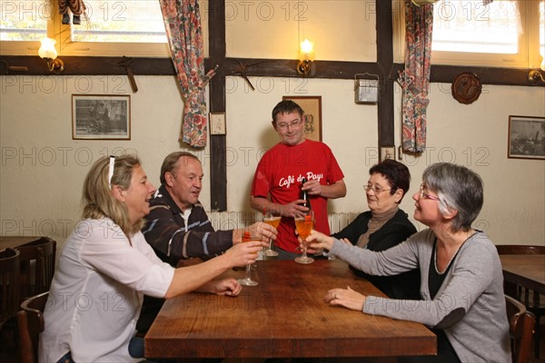 France, Basse Normandie, manche, pays saint lois, baudre, cafe de pays l'incognito, gastronomie, cidre, convivialite,