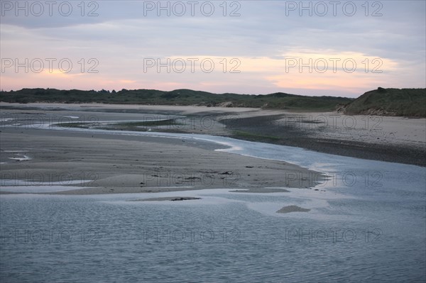 France, Basse Normandie, manche, cote des havres, portbail, littoral, mer, port, bateaux, maree basse, bancs de sable,