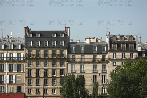 France, paris, quai des grands augustins, bord de seine, immeubles, batiments,