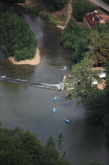 france, region midi pyrenees, tarn et garonne, 82, gorges de l'aveyron, saint antonin noble val, moyen age, vieilles pierres, patrimoine, histoire, canoe kayak, sports nautiques, loisirs,