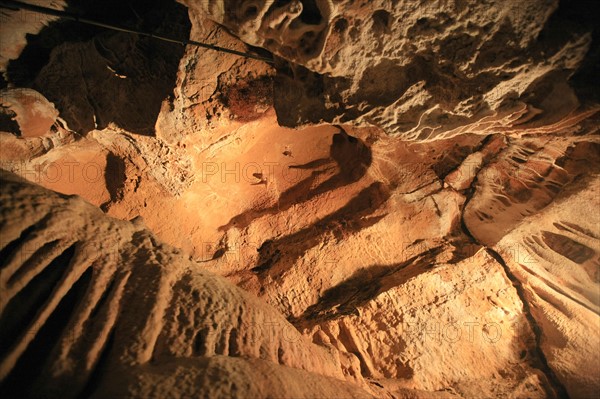 france, region midi pyrenees, tarn et garonne, 82, gorges de l'aveyron, sain antonin noble val, grotte du bosc, stalactites, concretions, speleologie, visites, tourisme,