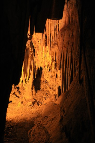 france, region midi pyrenees, tarn et garonne, 82, gorges de l'aveyron, sain antonin noble val, grotte du bosc, stalactites, concretions, speleologie, visites, tourisme,