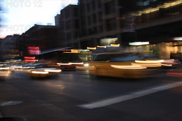 usa, etat de New York, New York City, Manhattan, Chelsea, buildings, rue, 
nuit, mouvement, voitures, taxi,