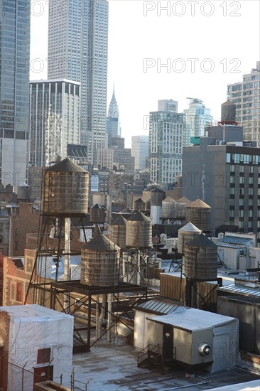 usa, etat de New York, New York City, Manhattan, Chelsea, buildings, reservoirs, depuis la terrasse de de l'hotel Four Points by Sheraton, 160W 25th, empire state, chrysler building,