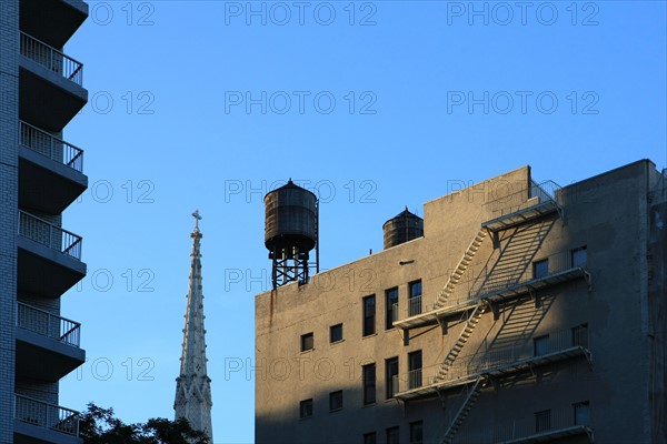 usa, etat de New York, New York City, Manhattan, Chelsea, buildings, rue, depuis la 4th avenue,