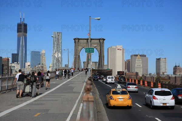 usa, etat de New York, New York City, Manhattan, brooklyn, pont de brooklyn bridge, pietons, vehicules, jogging, circulation, pointe de Manhattan,