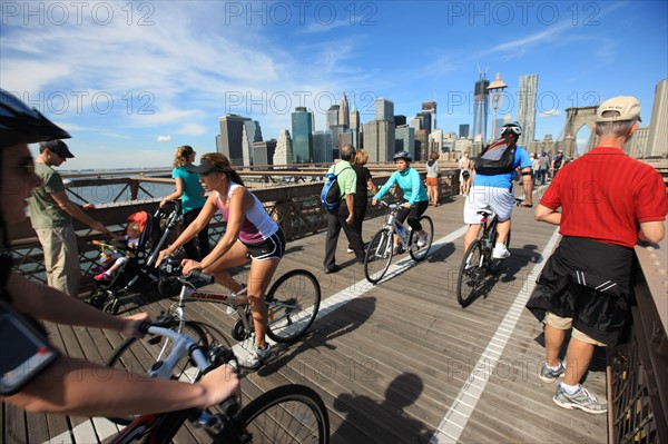 usa, etat de New York, New York City, Manhattan, brooklyn, pont de brooklyn bridge, pietons, vehicules, jogging, circulation, pointe de Manhattan,