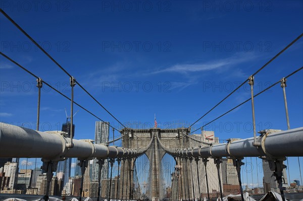 usa, etat de New York, New York City, Manhattan, brooklyn, pont de brooklyn bridge, pietons, vehicules, jogging, circulation, pointe de Manhattan,