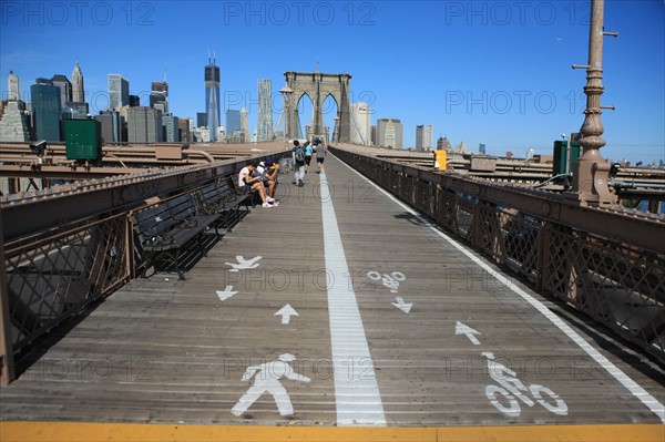 usa, etat de New York, New York City, Manhattan, brooklyn, pont de brooklyn bridge, pietons, vehicules, jogging, circulation, pointe de Manhattan,