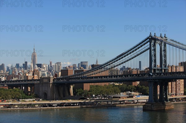 usa, etat de New York, New York City, Manhattan, brooklyn, pont de brooklyn bridge, pietons, vehicules, jogging, circulation, pointe de Manhattan, Manhattan bridge, empire state,