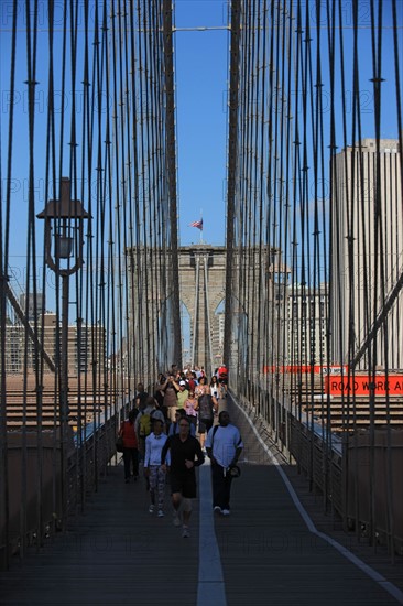 usa, etat de New York, New York City, Manhattan, brooklyn, pont de brooklyn bridge, pietons, vehicules, jogging, circulation, pointe de Manhattan,