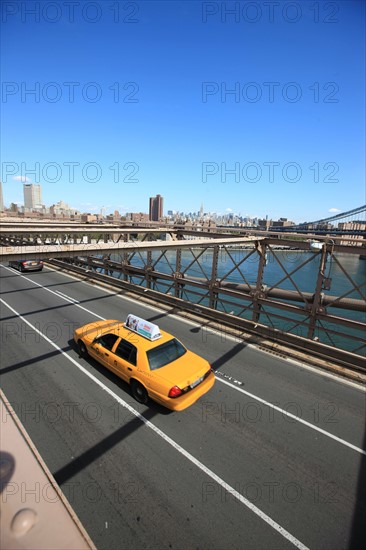 usa, etat de New York, New York City, Manhattan, brooklyn, pont de brooklyn bridge, pietons, vehicules, jogging, circulation, pointe de Manhattan,